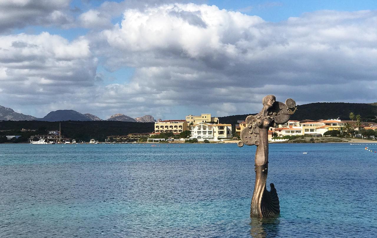 Gabbiano Azzurro Hotel & Suites Golfo Aranci Buitenkant foto